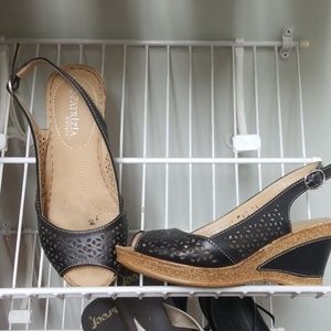Patricia black wedge sandal sz 6
